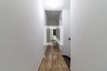 Corredor de casa para alugar com 3 quartos, 91m² em Vila Santo Estefano, São Paulo
