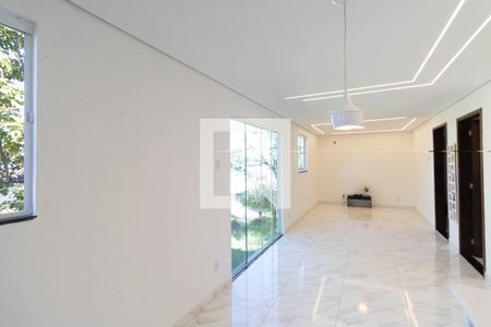 Sala de casa para alugar com 2 quartos, 74m² em Campo Grande, Rio de Janeiro