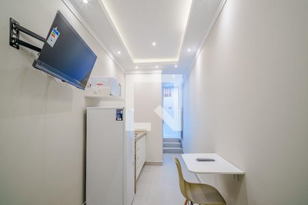 Sala/Quarto de kitnet/studio para alugar com 1 quarto, 15m² em Vila Universitaria, São Paulo