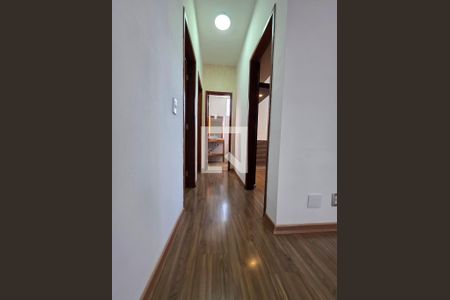 corredor de apartamento para alugar com 3 quartos, 108m² em Fonte Grande, Contagem