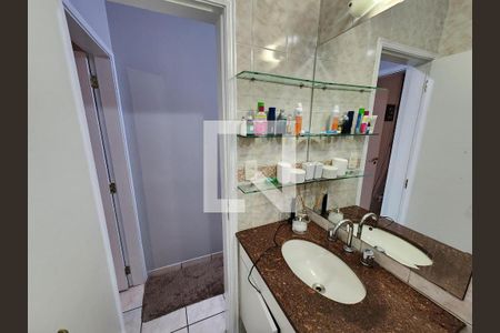 Banheiro  de casa à venda com 3 quartos, 150m² em Jardim Ana Maria, São Paulo