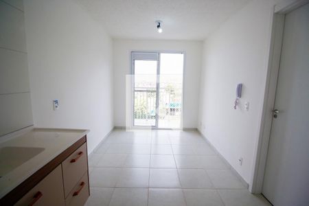 Sala / Cozinha / Área de Serviço de apartamento para alugar com 1 quarto, 28m² em Morumbi, São Paulo