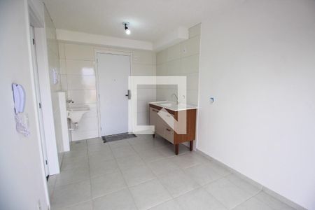 Sala / Cozinha / Área de Serviço  de apartamento para alugar com 1 quarto, 28m² em Morumbi, São Paulo
