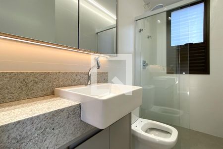 Banheiro da Suíte 1 de apartamento para alugar com 2 quartos, 64m² em Prado, Belo Horizonte
