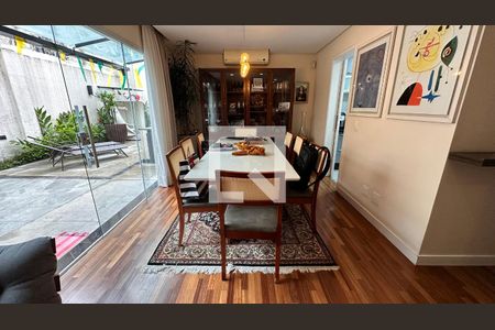 Casa à venda com 4 quartos, 220m² em Brooklin, São Paulo