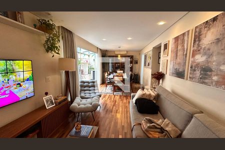 Casa à venda com 4 quartos, 220m² em Brooklin, São Paulo