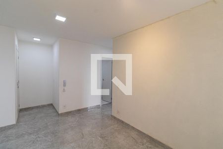 Sala/Cozinha/Área de Serviço  de apartamento para alugar com 2 quartos, 42m² em Vila Silvia, São Paulo