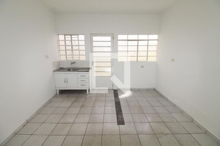 Sala / Cozinha de casa para alugar com 2 quartos, 60m² em Jardim Ismenia, São José dos Campos