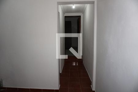 Corredor de casa para alugar com 2 quartos, 100m² em Parque Luiza, Embu das Artes