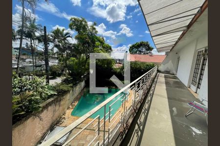 Casa à venda com 4 quartos, 393m² em Chácara Monte Alegre, São Paulo