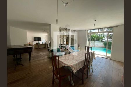 Casa à venda com 4 quartos, 393m² em Chácara Monte Alegre, São Paulo
