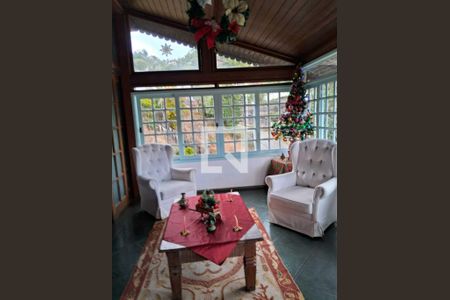 Sala de casa para alugar com 4 quartos, 238m² em Quarteirão Ingelheim, Petrópolis