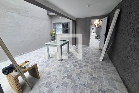 Garagem de casa para alugar com 3 quartos, 200m² em Guilhermina, Praia Grande
