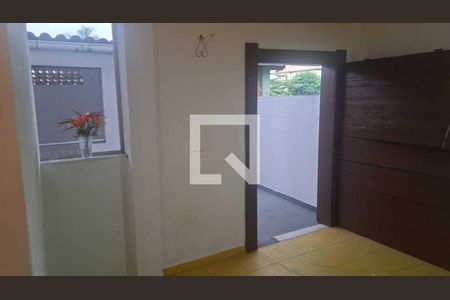 Sala de casa de condomínio para alugar com 2 quartos, 160m² em Pechincha, Rio de Janeiro