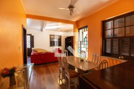 Sala de casa à venda com 4 quartos, 155m² em Fátima, Niterói
