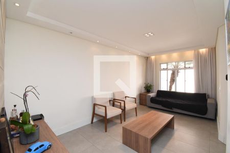 Sala de casa de condomínio à venda com 3 quartos, 180m² em Jardim Social, Curitiba
