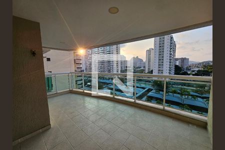 Varanda  de apartamento para alugar com 3 quartos, 98m² em Barra Olímpica, Rio de Janeiro