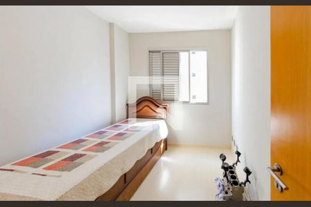 Quarto de apartamento para alugar com 3 quartos, 78m² em Belvedere, Belo Horizonte