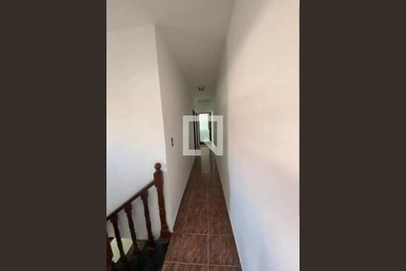 Corredor de casa à venda com 3 quartos, 180m² em Jardim Vila Galvao, Guarulhos