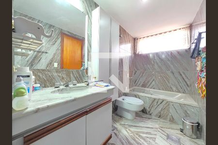 Banheiro da Suíte de apartamento à venda com 4 quartos, 180m² em Gutierrez, Belo Horizonte