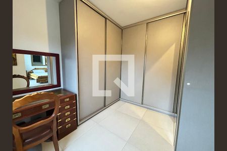 Suíte closet  de casa para alugar com 3 quartos, 180m² em São João do Rio Vermelho, Florianópolis