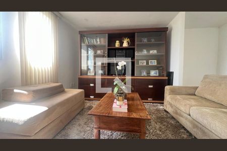 Sala de casa de condomínio à venda com 3 quartos, 234m² em Santa Cruz, Valinhos