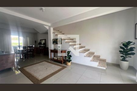 Sala de casa de condomínio à venda com 3 quartos, 234m² em Santa Cruz, Valinhos