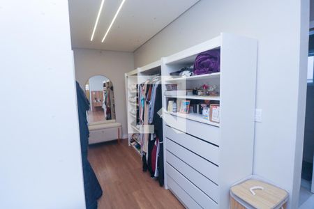Closet da Suíte Master de casa à venda com 4 quartos, 250m² em Santa Terezinha, Santo André