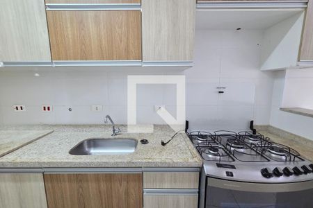 Cozinha de apartamento para alugar com 2 quartos, 83m² em Vila Tupi, Praia Grande
