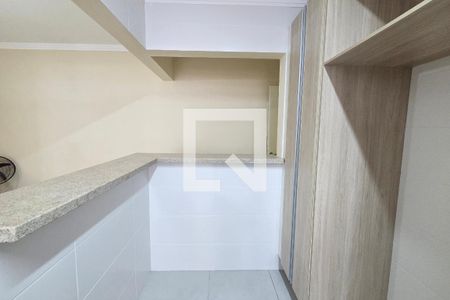 Cozinha de apartamento para alugar com 2 quartos, 83m² em Vila Tupi, Praia Grande