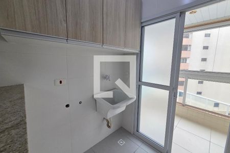 Área de Serviço de apartamento para alugar com 2 quartos, 83m² em Vila Tupi, Praia Grande