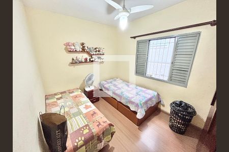 Quarto 2 de casa para alugar com 2 quartos, 130m² em Chora Menino, São Paulo