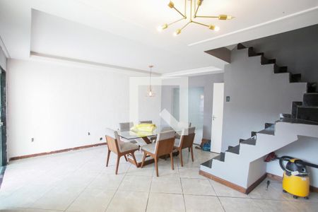 Sala de casa para alugar com 3 quartos, 200m² em Taquara, Rio de Janeiro