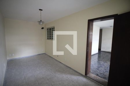 Quarto 1 de casa para alugar com 5 quartos, 300m² em Conjunto Agua Branca, Contagem