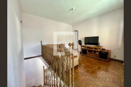 Casa à venda com 3 quartos, 380m² em Fernão Dias, Belo Horizonte
