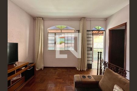 Casa à venda com 3 quartos, 380m² em Fernão Dias, Belo Horizonte