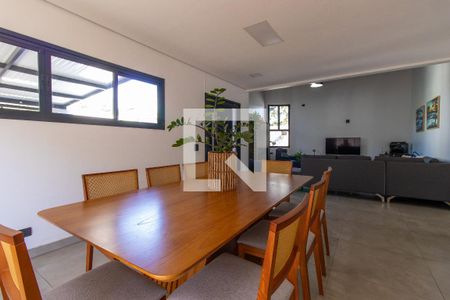 Sala de casa para alugar com 4 quartos, 300m² em Gramado, Cotia