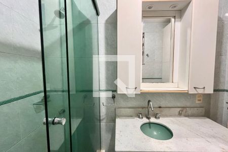 Banheiro  de apartamento para alugar com 1 quarto, 54m² em Copacabana, Rio de Janeiro