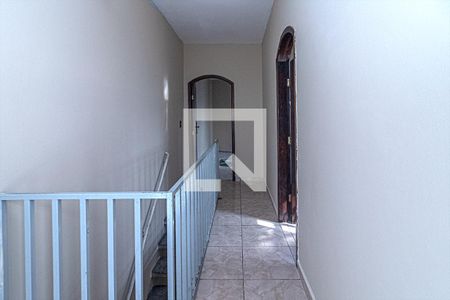corredor para os cômodos de casa para alugar com 2 quartos, 40m² em Parque Bristol, São Paulo
