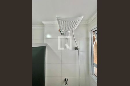 Banheiro de apartamento à venda com 3 quartos, 60m² em Vila Satúrnia, Campinas
