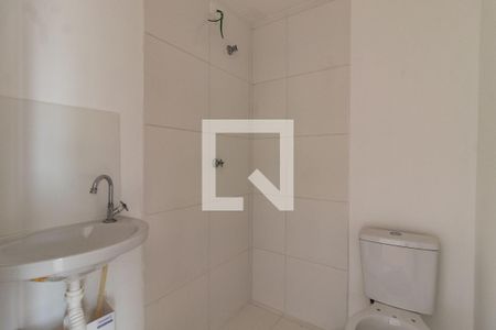 Banheiro de kitnet/studio para alugar com 1 quarto, 17m² em Vila Ipojuca, São Paulo