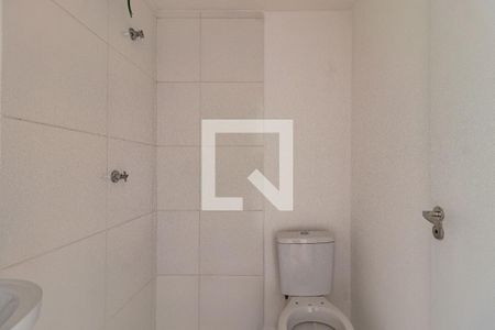 Banheiro de kitnet/studio para alugar com 1 quarto, 17m² em Vila Ipojuca, São Paulo