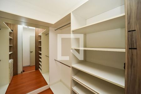 Closet da Suíte 1 de apartamento à venda com 2 quartos, 65m² em Bela Vista, Porto Alegre