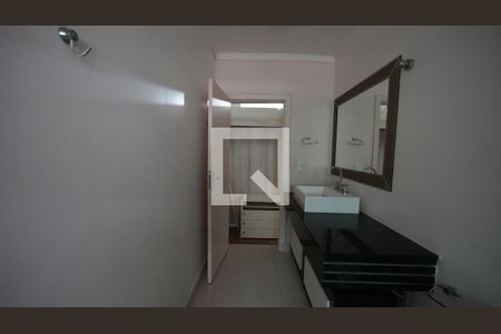 Casa para alugar com 4 quartos, 380m² em Vila Eldizia, Santo André