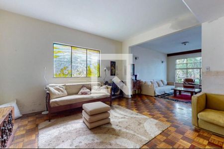 Casa à venda com 3 quartos, 211m² em Vila Madalena, São Paulo
