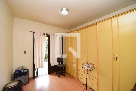 Quarto 1 de casa à venda com 4 quartos, 259m² em Jardim Itu, Porto Alegre