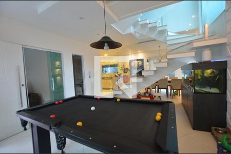 Sala de casa à venda com 3 quartos, 167m² em Vila Valqueire, Rio de Janeiro
