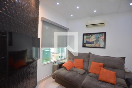 Sala de TV de casa à venda com 3 quartos, 167m² em Vila Valqueire, Rio de Janeiro