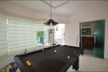 Sala de casa à venda com 3 quartos, 167m² em Vila Valqueire, Rio de Janeiro