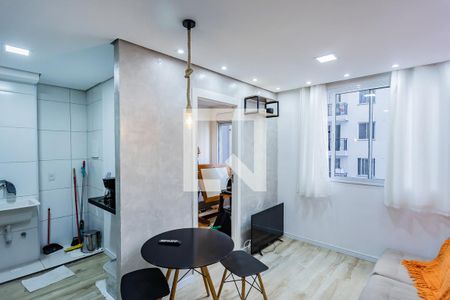 Sala, cozinha e área de serviço de apartamento para alugar com 2 quartos, 35m² em Vila Pirituba, São Paulo
